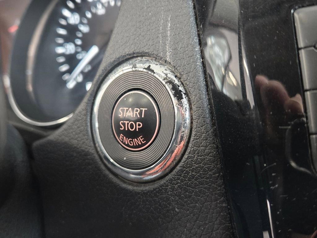 Used 2019 Nissan Rogue SV image 28