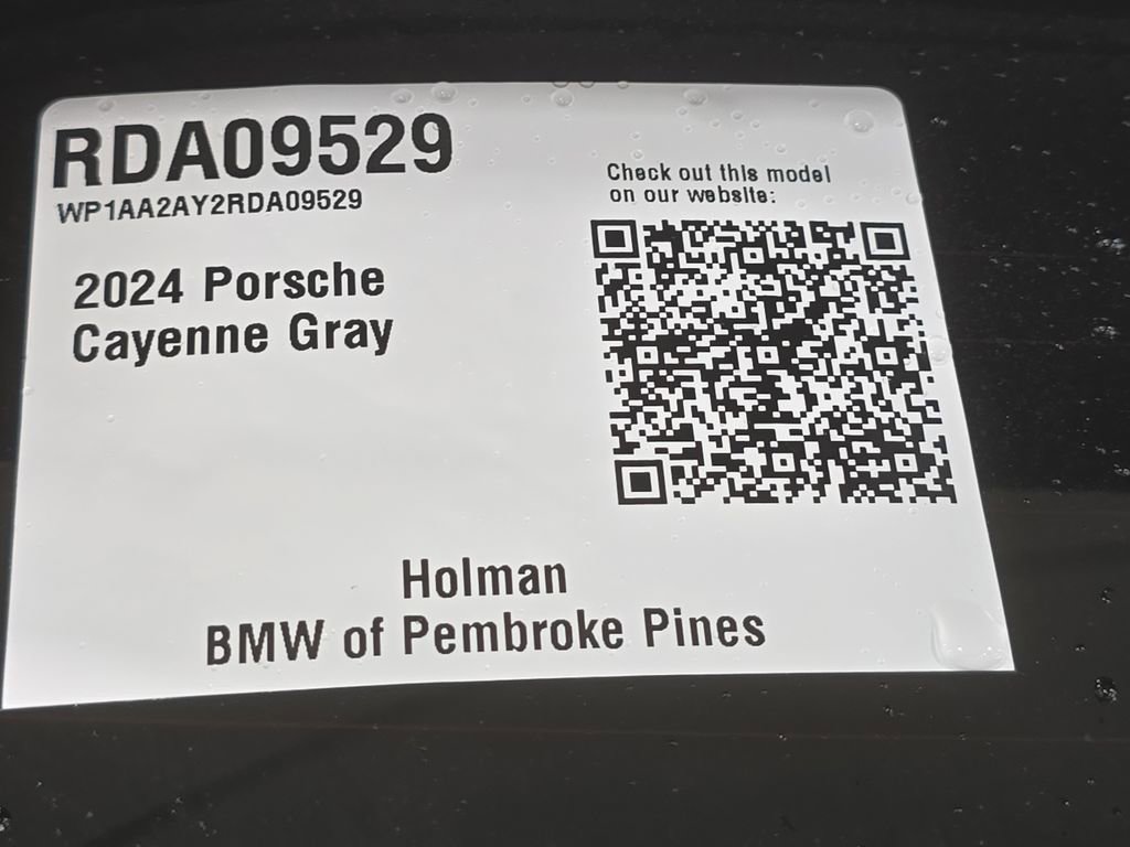 Used 2024 Porsche Cayenne image 29
