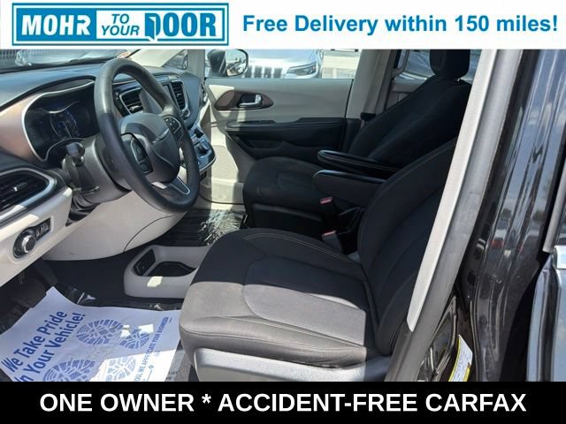 Used 2023 Chrysler Voyager LX FWD image 14