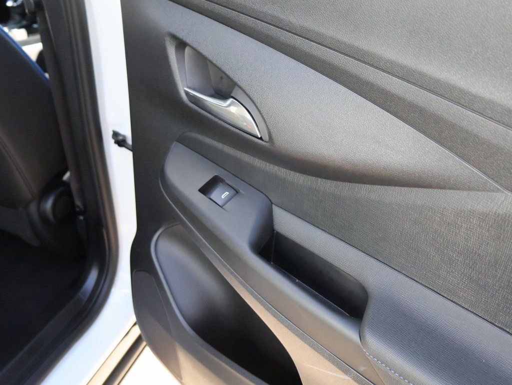Used 2025 Buick Envista Sport Touring image 16