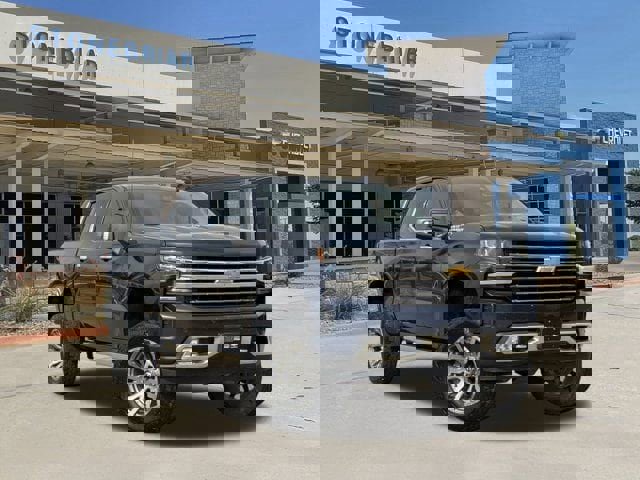 Used 2020 Chevrolet Silverado 1500 High Country w/ Technology Package image 2