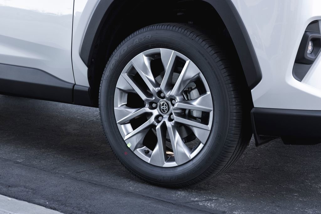 New 2025 Toyota RAV4 XLE image 4