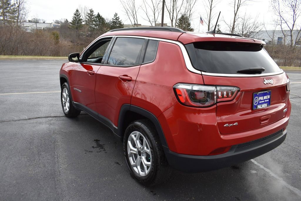 Used 2025 Jeep Compass Latitude image 6