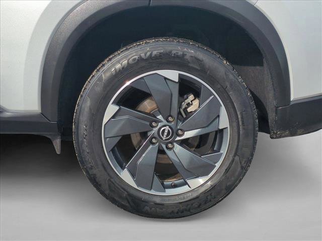 Used 2024 Nissan Rogue SV image 29