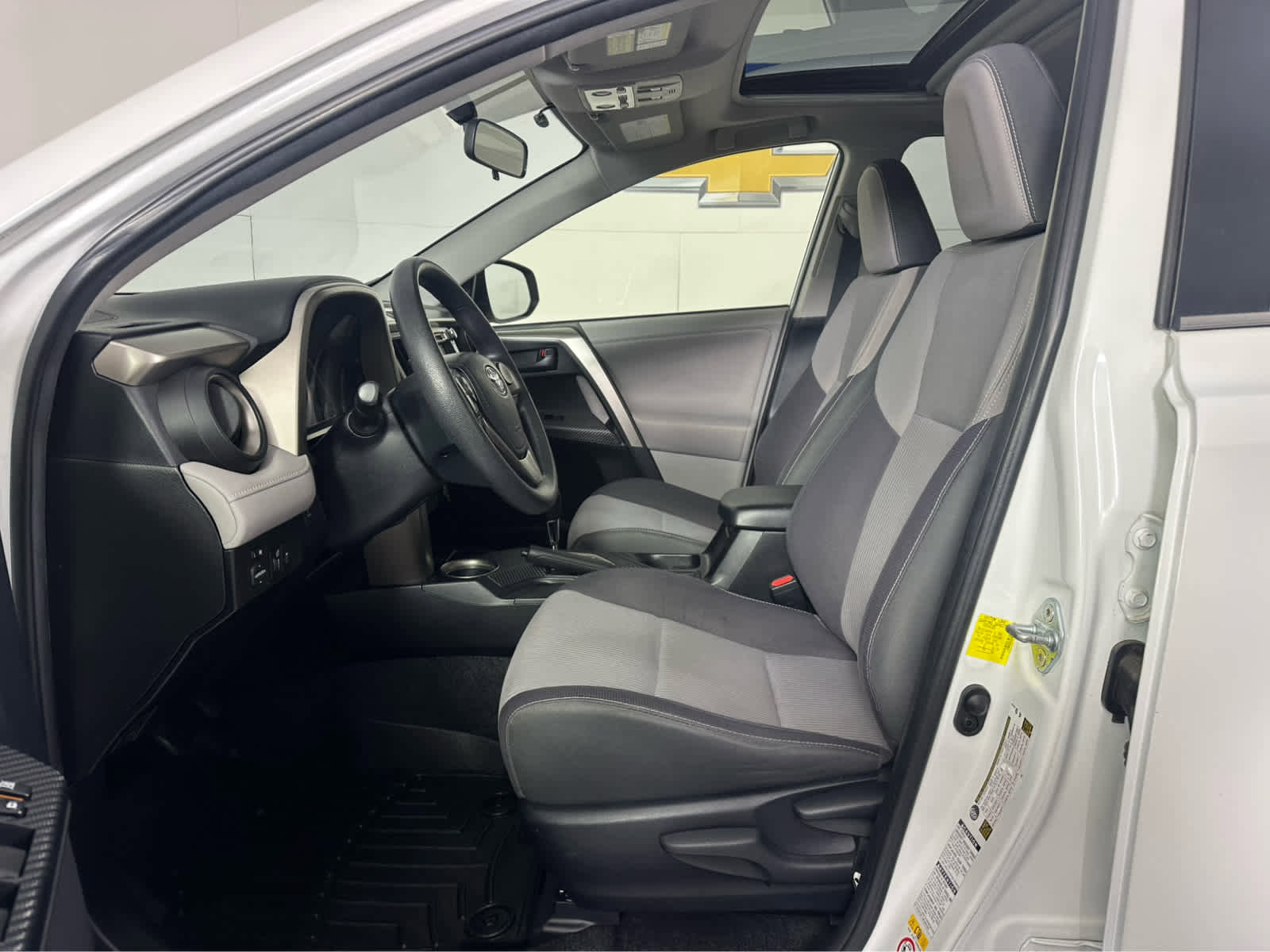 Used 2013 Toyota RAV4 XLE image 9