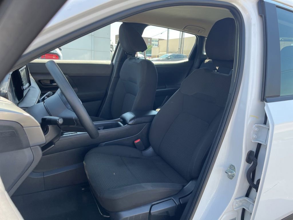 Used 2025 Nissan Kicks S AWD/4WD image 19