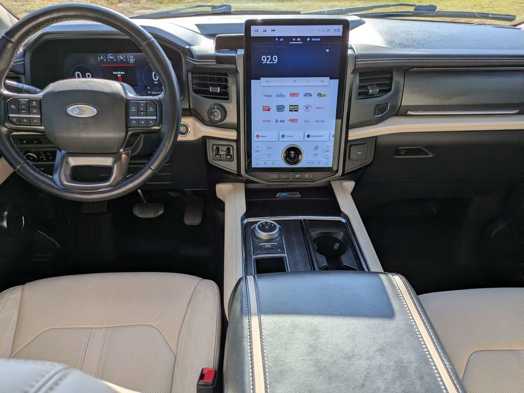 Used 2023 Ford Expedition Max Platinum RWD image 17