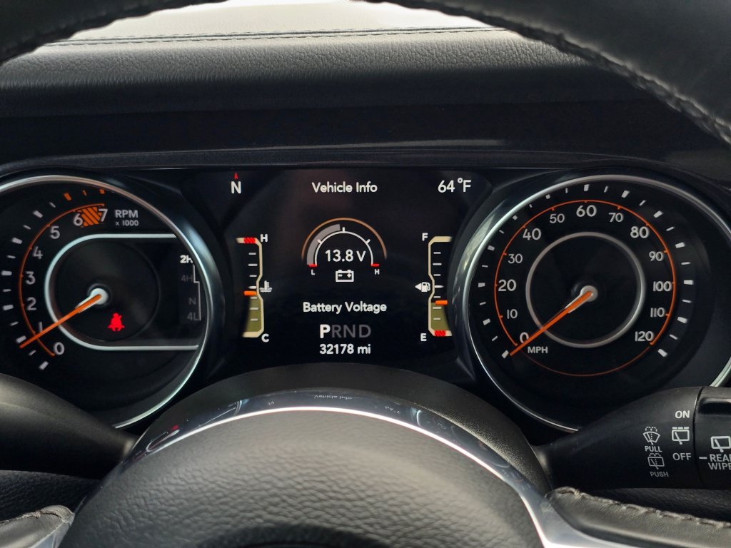 Used 2022 Jeep Wrangler Unlimited Sahara AWD/4WD image 41