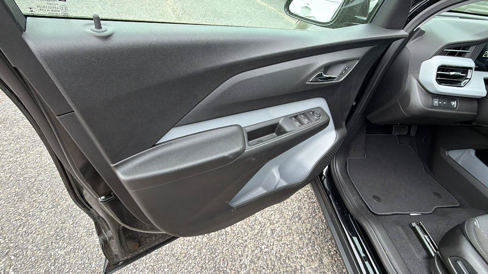 New 2027 Chevrolet Bolt LT w/ Comfort Package FWD image 11