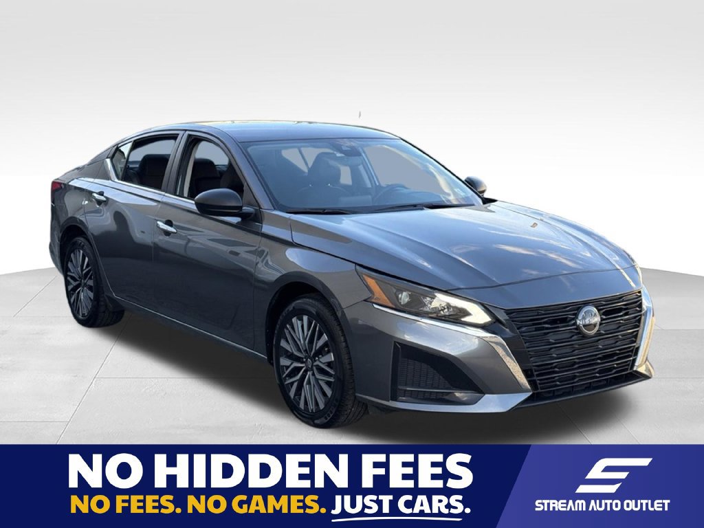 Used 2025 Nissan Altima 2.5 SV