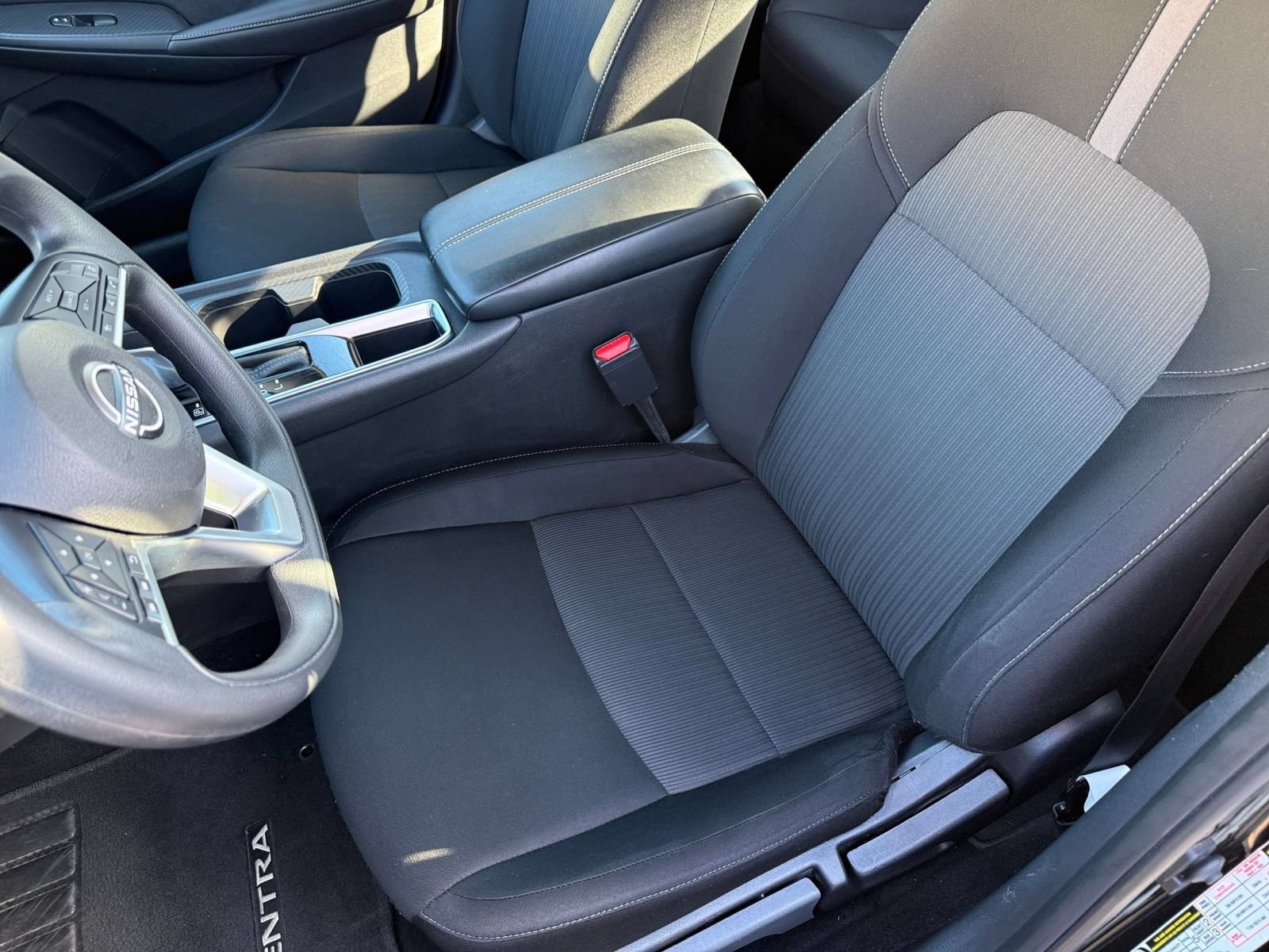Used 2025 Nissan Sentra SV FWD image 36