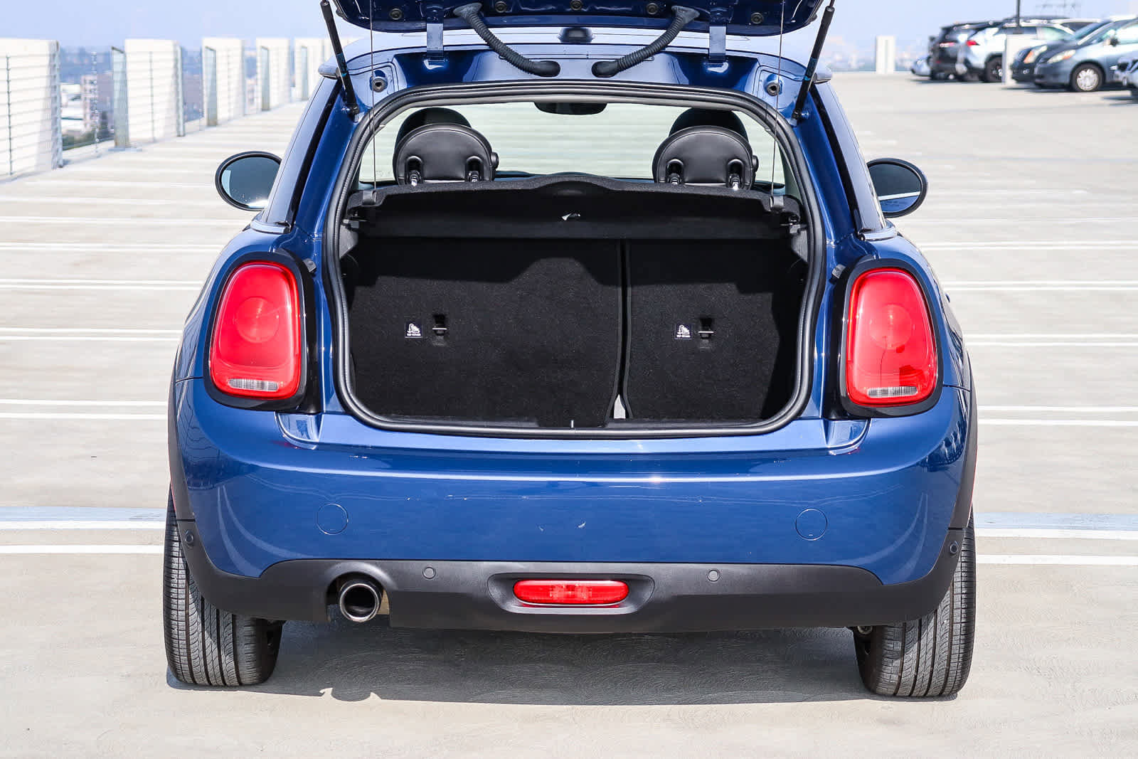 Used 2018 MINI Cooper 2-Door Hardtop image 37