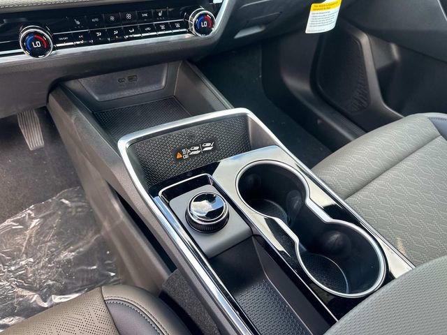 New 2026 Chevrolet Equinox LT w/ Convenience Package II image 13