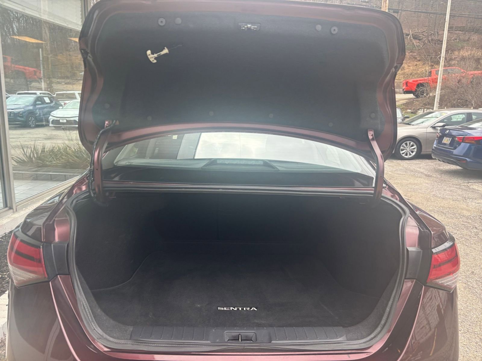 Used 2025 Nissan Sentra SV FWD image 31