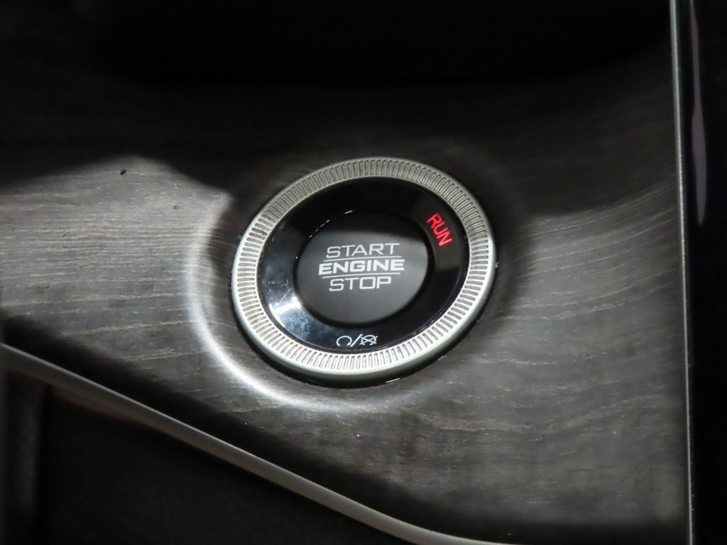 Certified 2023 Jeep Grand Cherokee Limited w/ Black Appearance Package image 12