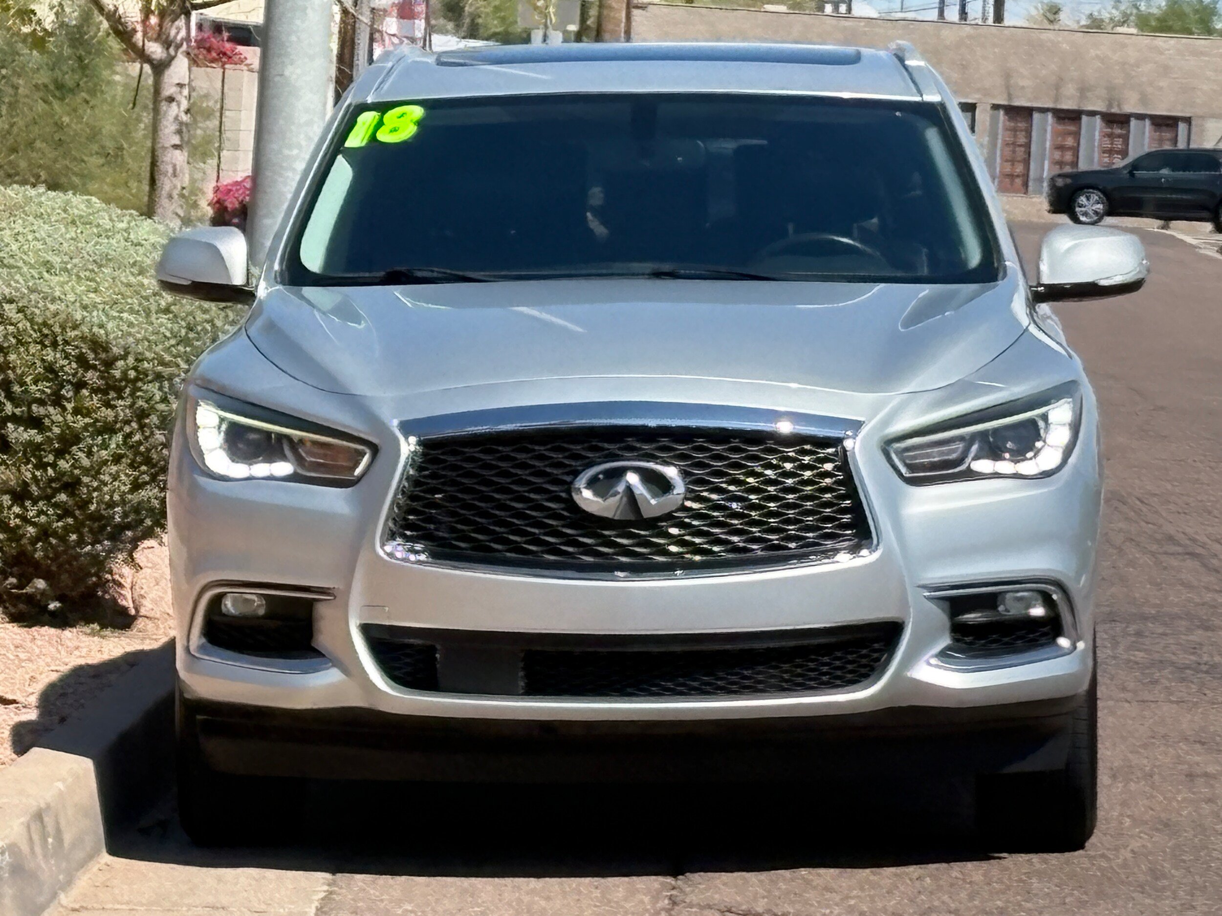 Used 2018 INFINITI QX60 FWD w/ Premium Package image 2