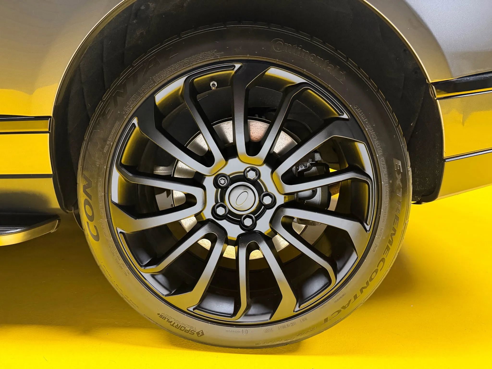 Used 2014 Land Rover Range Rover Supercharged image 10