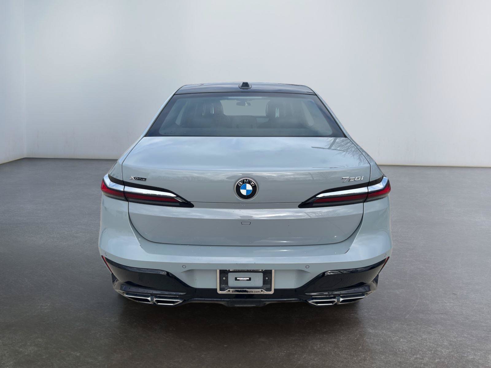 Used 2023 BMW 760i xDrive AWD/4WD image 14