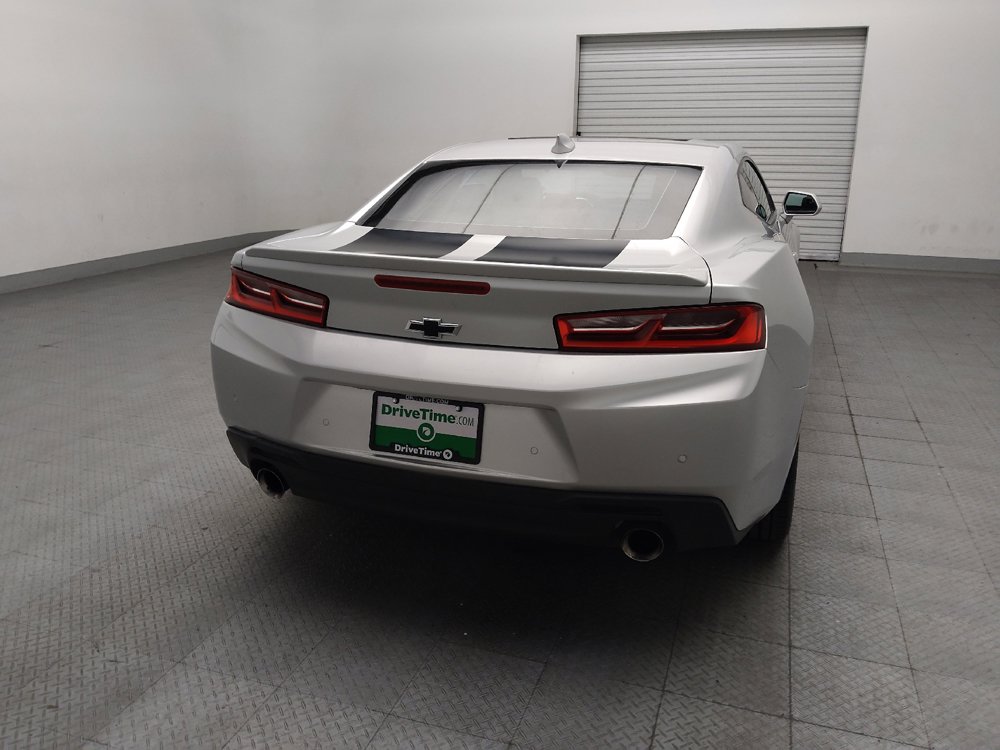 Used 2016 Chevrolet Camaro LT RWD image 7