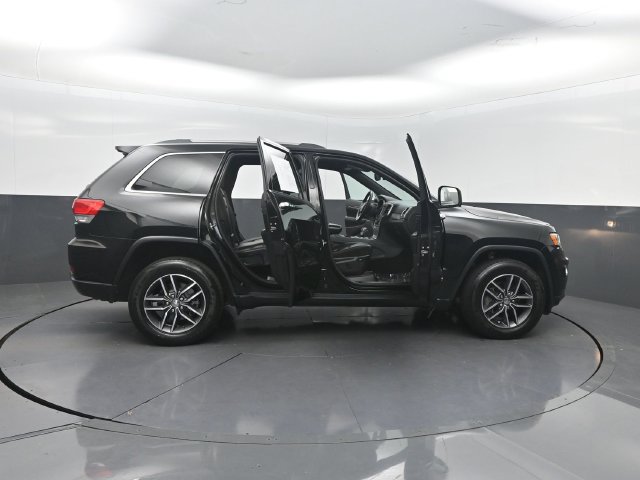 Used 2018 Jeep Grand Cherokee Limited RWD image 31