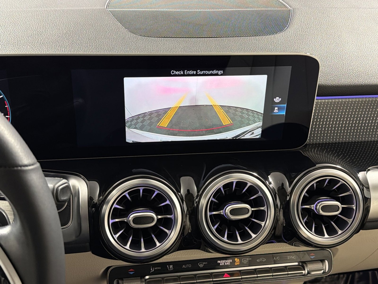 Used 2021 Mercedes-Benz GLB 250 4MATIC image 19