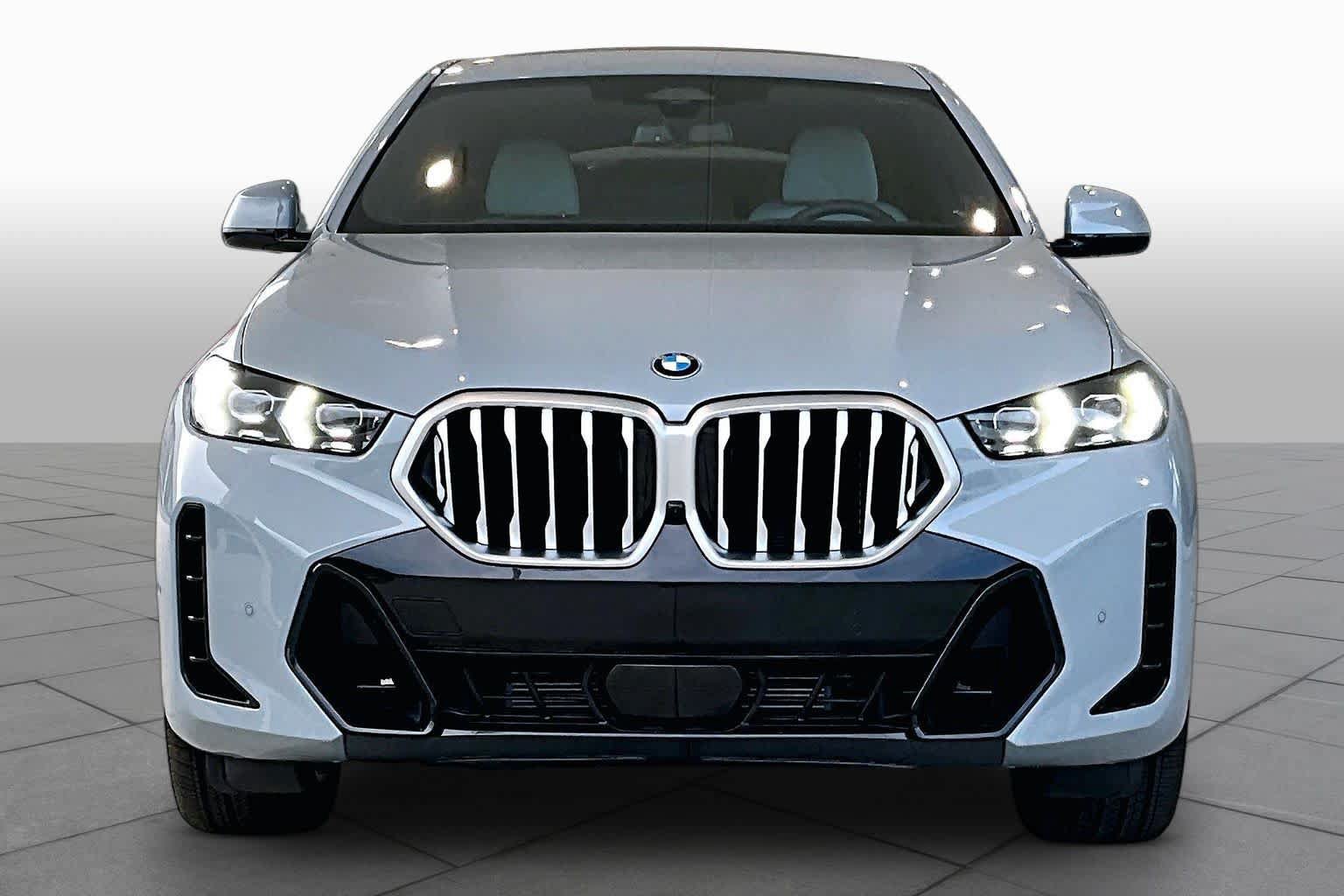 Used 2026 BMW X6 xDrive40i AWD/4WD image 3