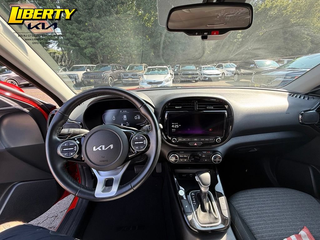 Used 2023 Kia Soul EX FWD image 12
