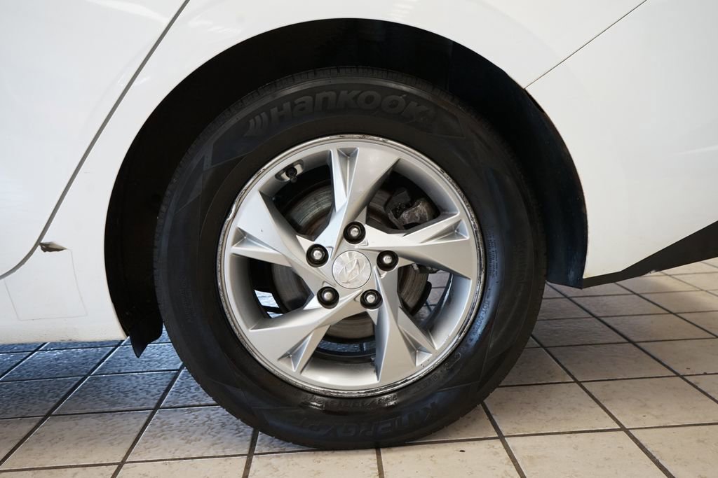 Used 2021 Hyundai Elantra SE FWD image 47