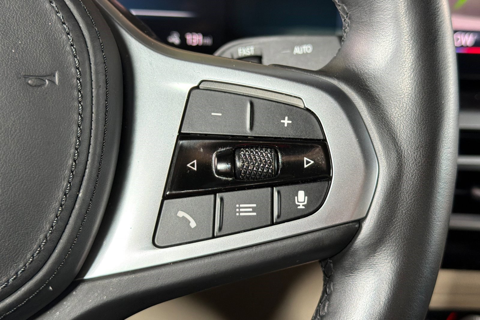 Certified 2023 BMW i4 eDrive40 w/ M Sport Package image 32