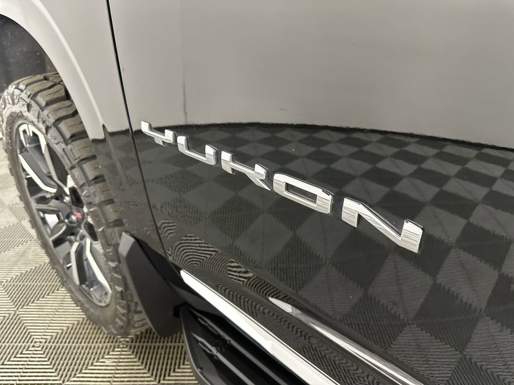 Used 2023 GMC Yukon SLT w/ SLT Premium Package image 35