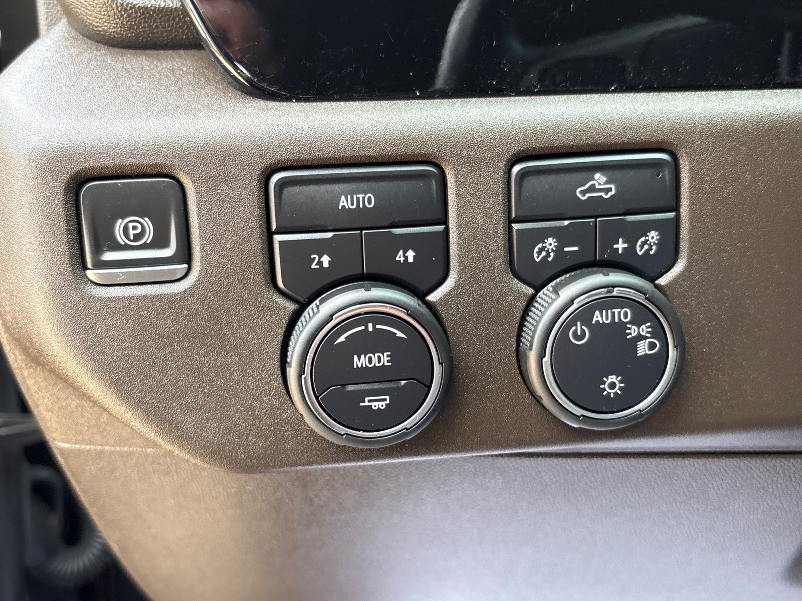 Used 2022 Chevrolet Silverado 1500 LT AWD/4WD image 15