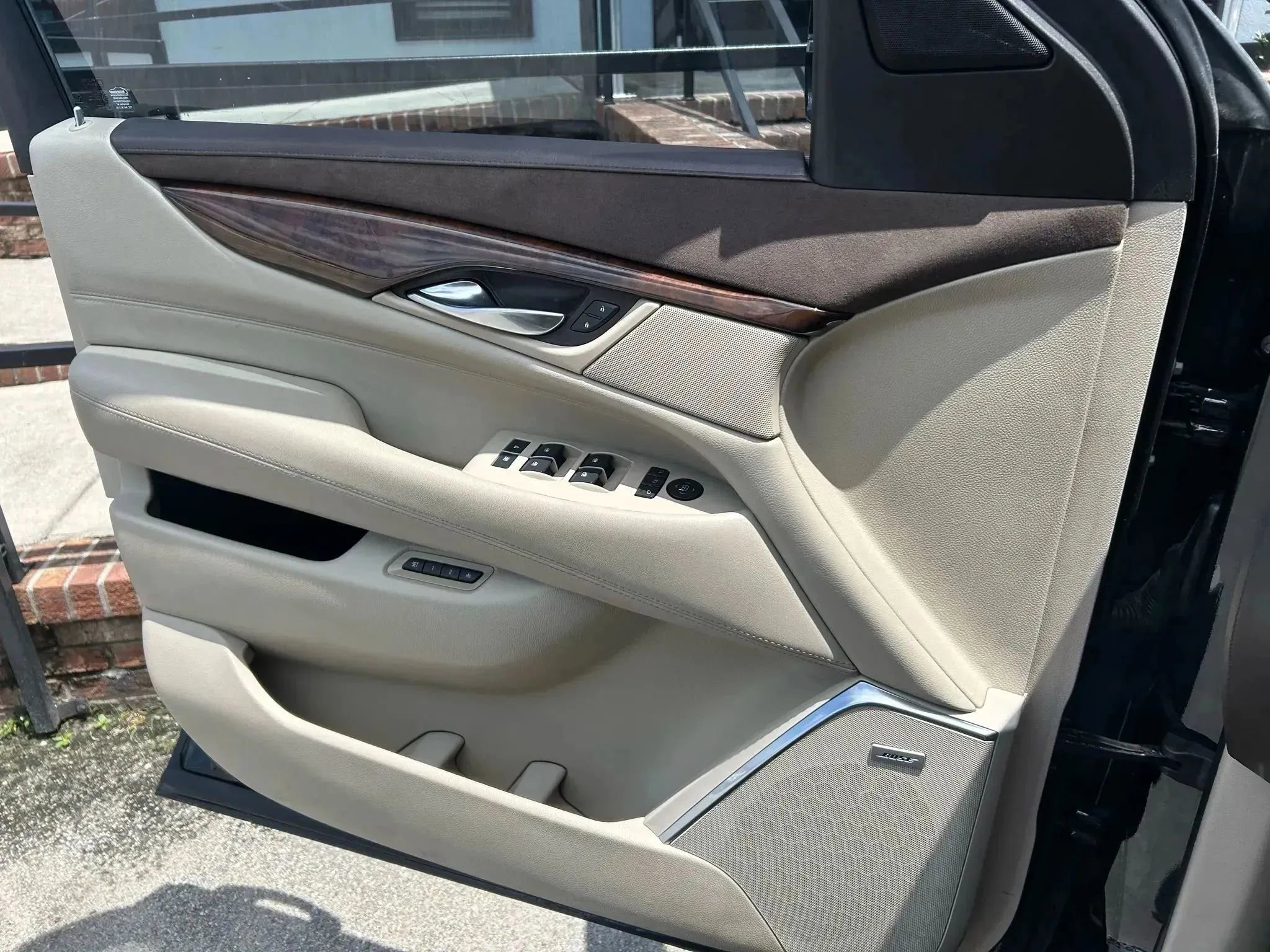 Used 2017 Cadillac Escalade ESV Premium Luxury image 33