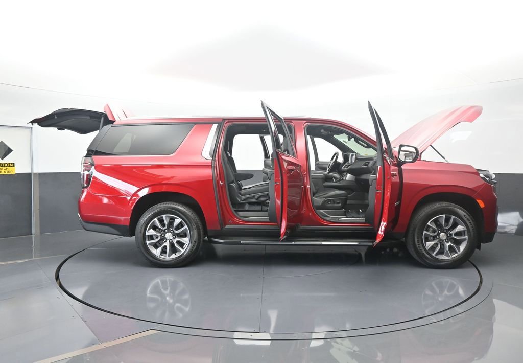 Used 2024 Chevrolet Suburban LT image 77