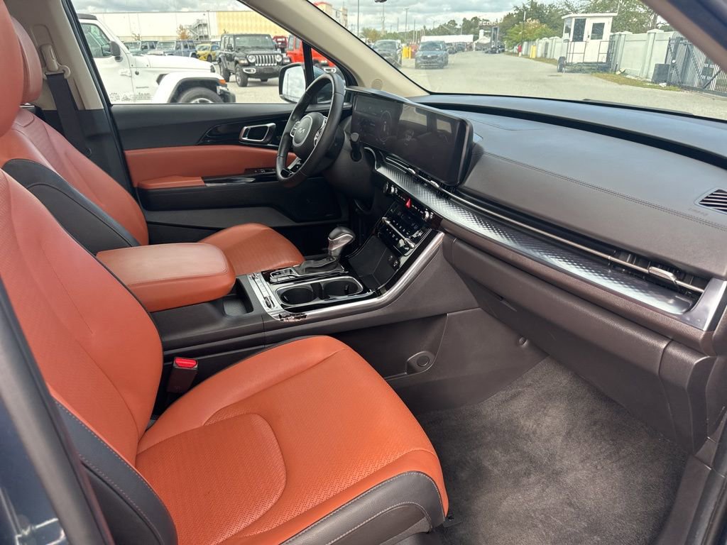 Used 2024 Kia Carnival SX Prestige image 24