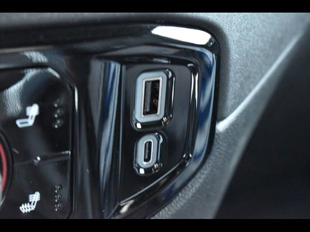 Used 2025 Chevrolet Silverado 1500 LT AWD/4WD image 13