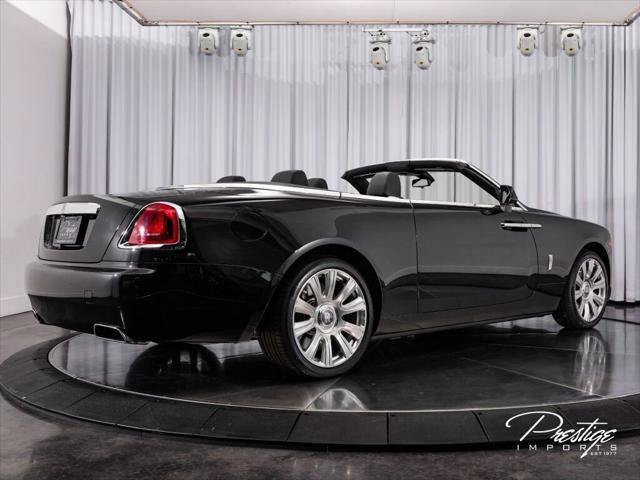 Used 2018 Rolls-Royce Dawn RWD image 21