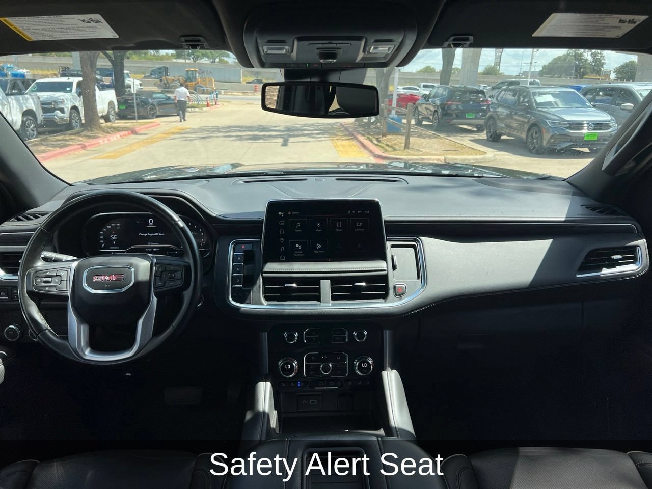 Used 2024 GMC Yukon SLT RWD image 13