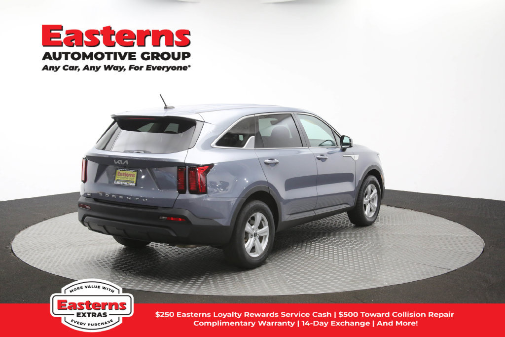 Used 2022 Kia Sorento LX FWD image 39