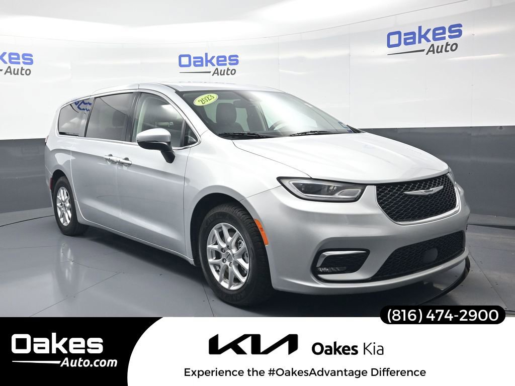 Used 2023 Chrysler Pacifica Touring-L