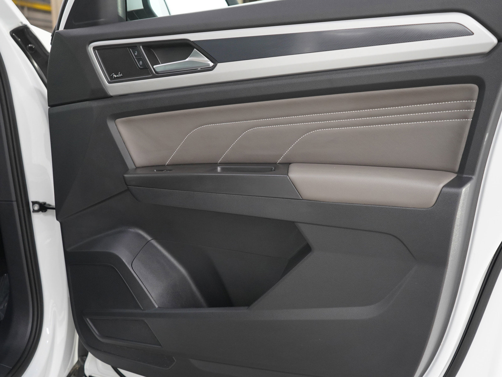 Used 2023 Volkswagen Atlas Cross Sport SEL Premium R-Line image 9