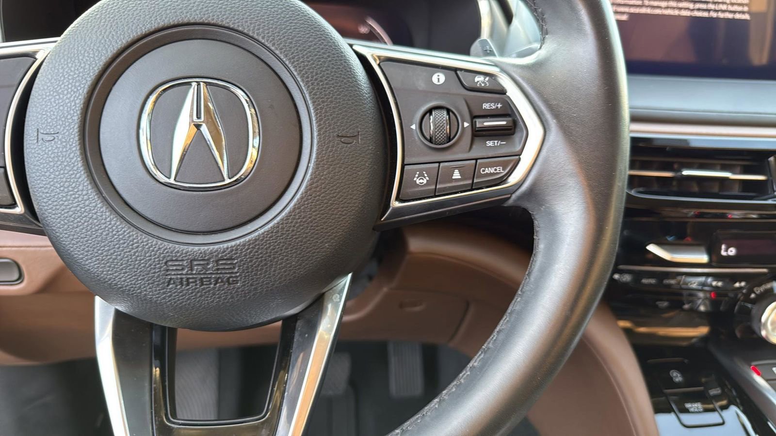 Used 2024 Acura MDX SH-AWD w/ Technology Package image 16