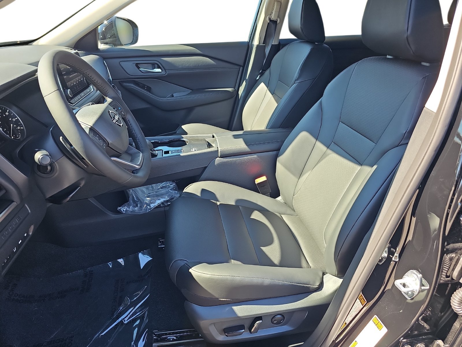 New 2027 Nissan Rogue Dark Armor FWD image 15