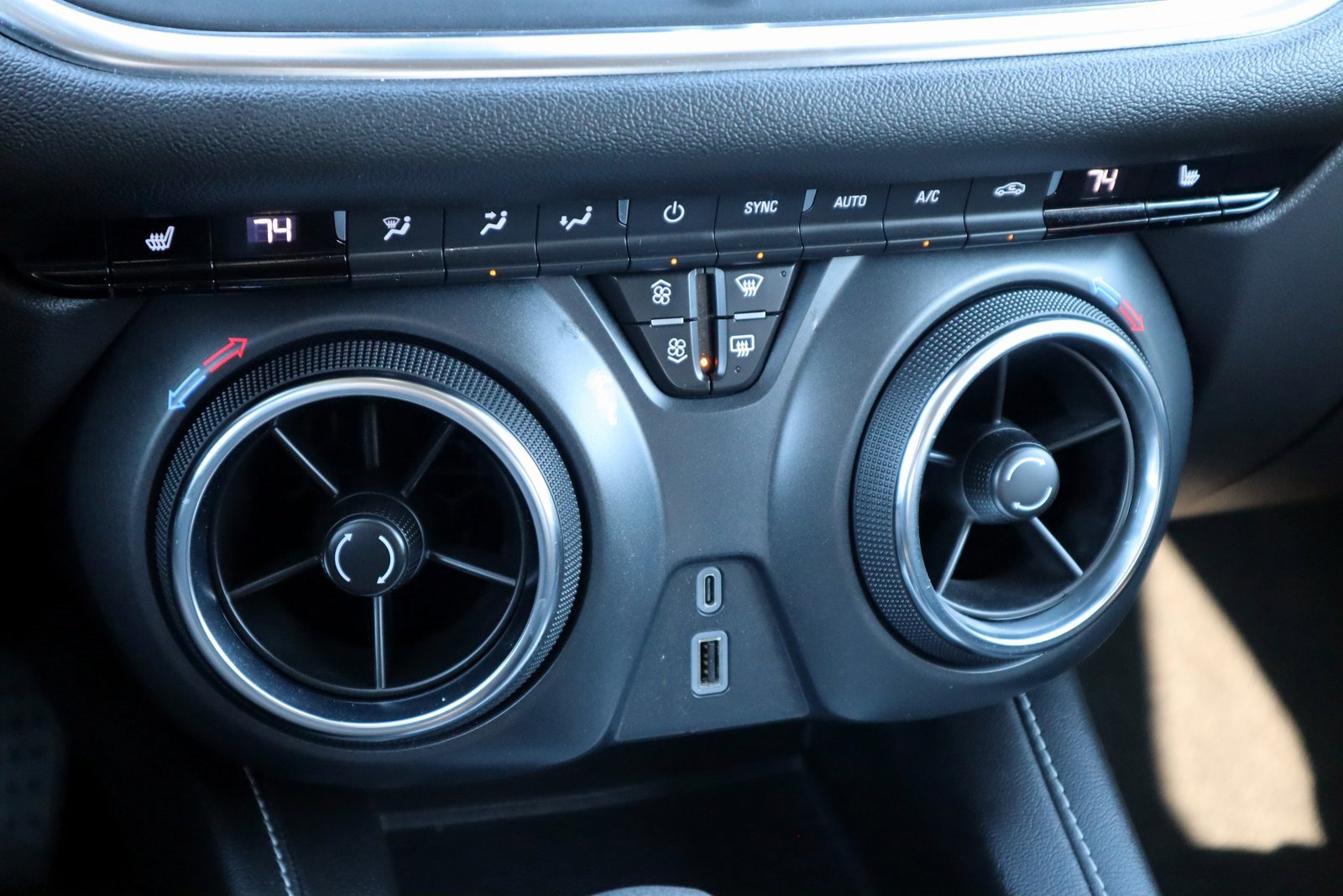 Used 2025 Chevrolet Blazer LT image 26