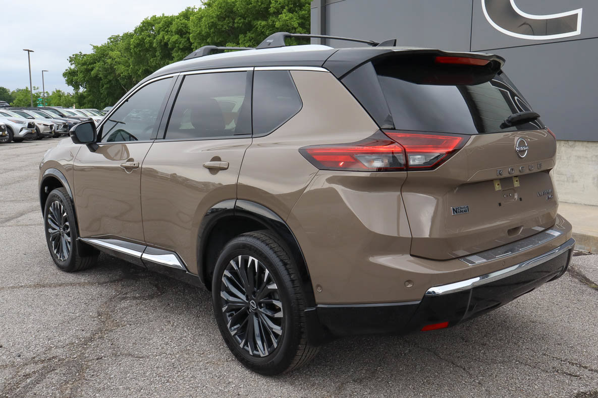 Used 2025 Nissan Rogue Platinum w/ Platinum Premium Package AWD/4WD image 6
