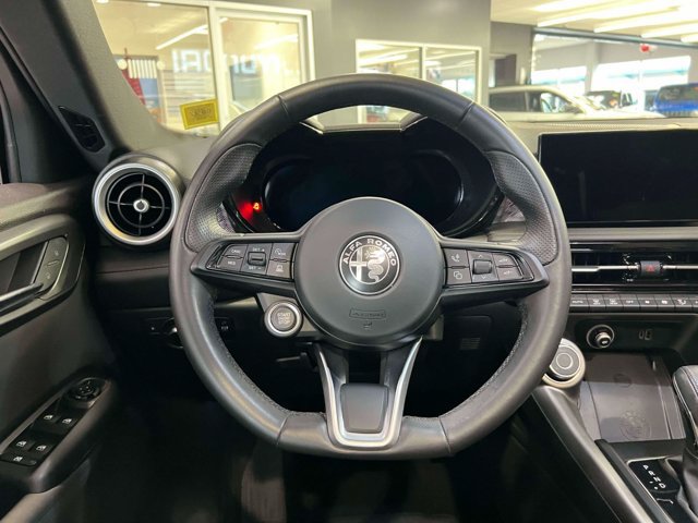 Used 2024 Alfa Romeo Tonale Ti w/ Premium Interior Package AWD/4WD image 13