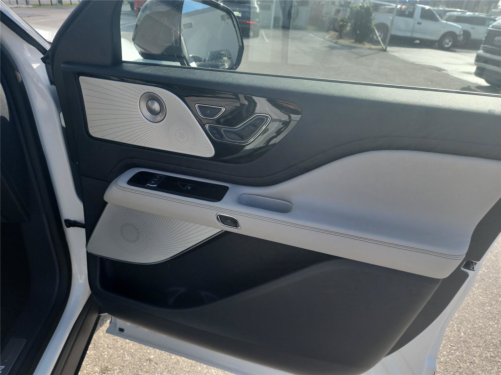 New 2027 Lincoln Aviator Reserve AWD/4WD image 25
