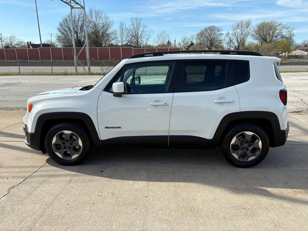 Used 2015 Jeep Renegade Latitude w/ Cold Weather Group II FWD image 10