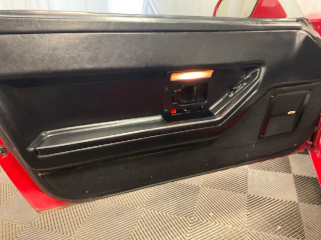Used 1989 Chevrolet Corvette Coupe RWD image 15