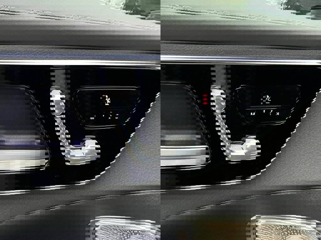 Used 2025 Mercedes-Benz GLC 350e 4MATIC image 17