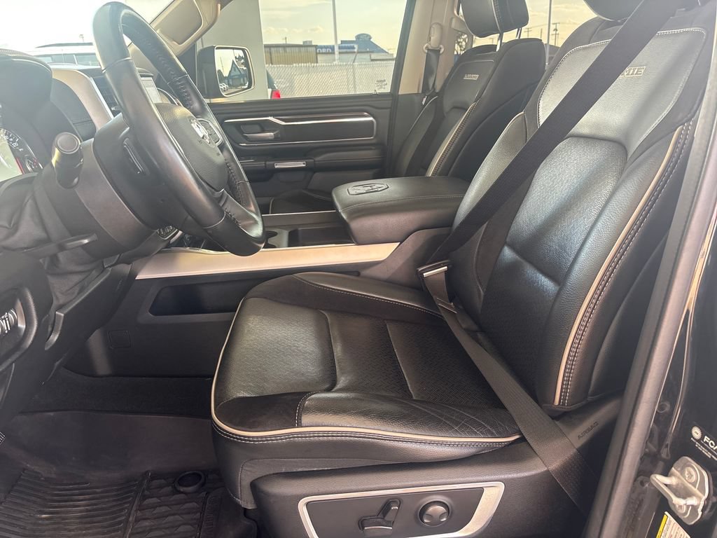 Used 2022 RAM 1500 Laramie AWD/4WD image 15